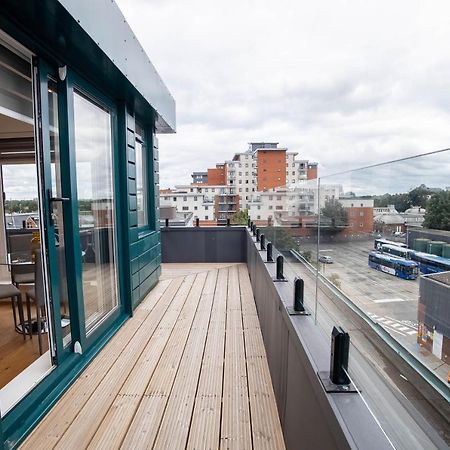 Two Bed Flat With Wrap Around Terrace Near Legoland, Windsor, Tube Station Appartement Slough Buitenkant foto